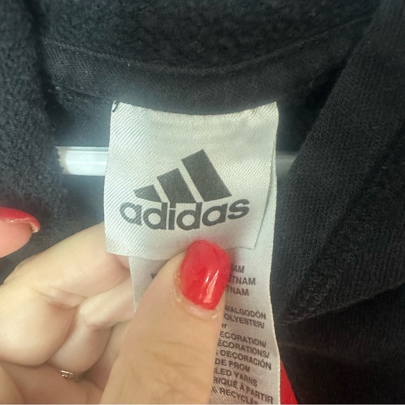 Adidas YOUTH LARGE (14-16) Black and Red Hoodie Front Pocket Good Condition - Picture 8 of 8